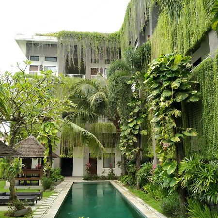 Ganga Hotel & Apartment Denpasar Exteriör bild