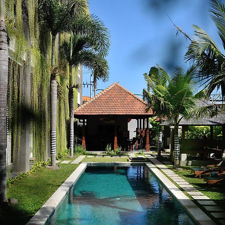 Ganga Hotel & Apartment Denpasar Exteriör bild