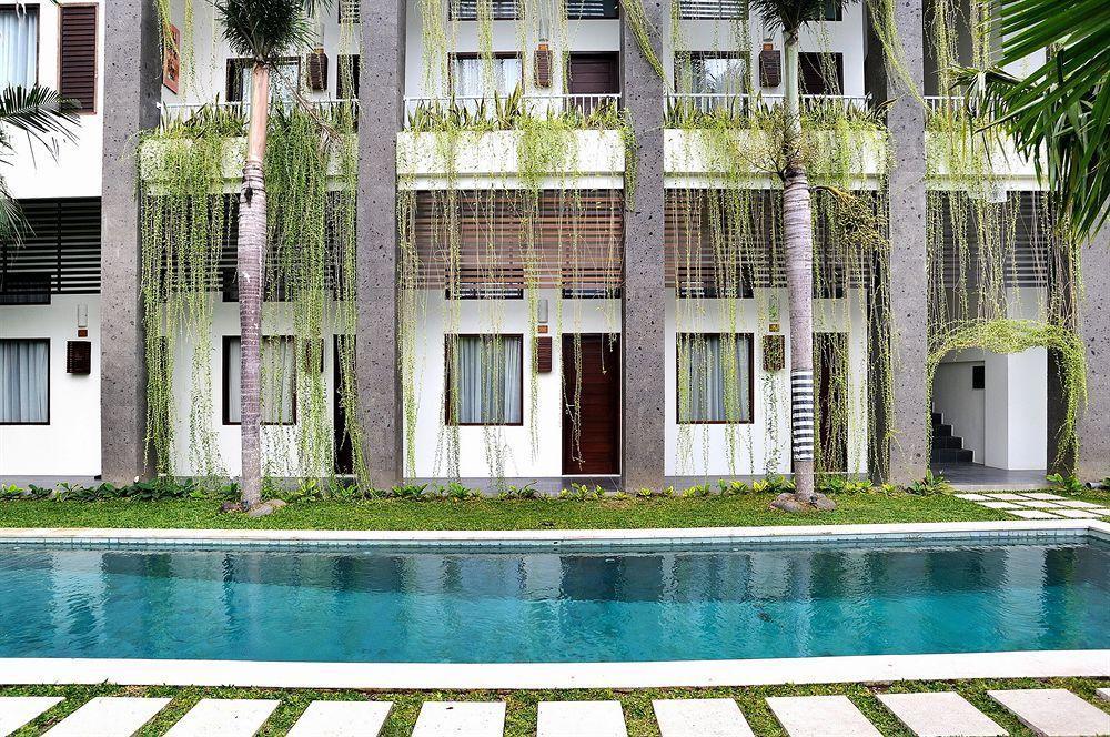 Ganga Hotel & Apartment Denpasar Exteriör bild