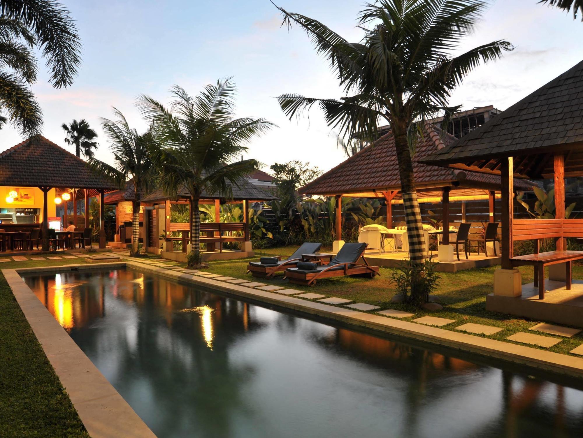 Ganga Hotel & Apartment Denpasar Exteriör bild