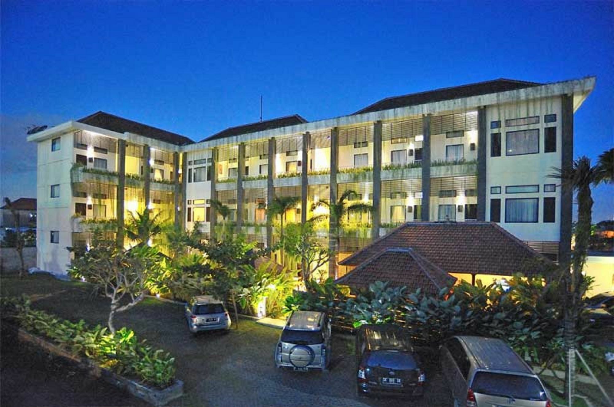 Ganga Hotel & Apartment Denpasar Exteriör bild